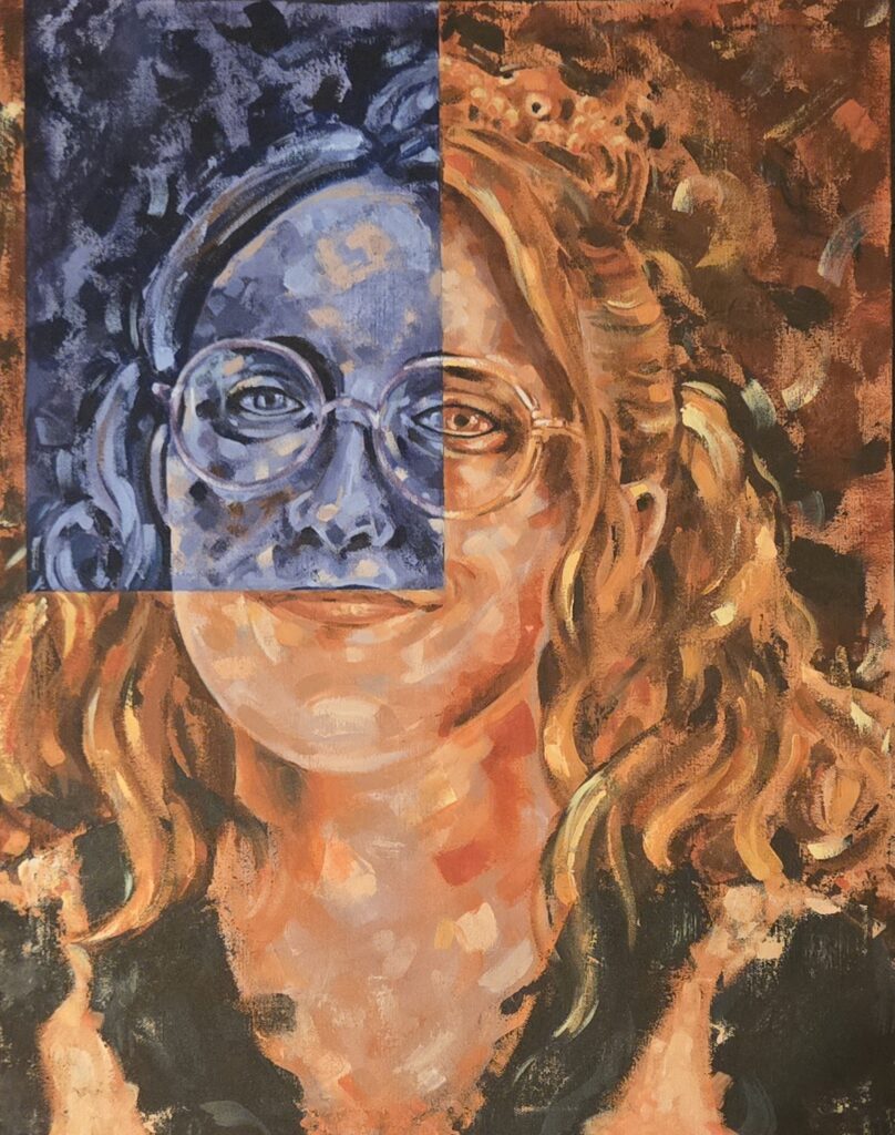 Portrait d’une fille peinte en orange, avec un carré violet.